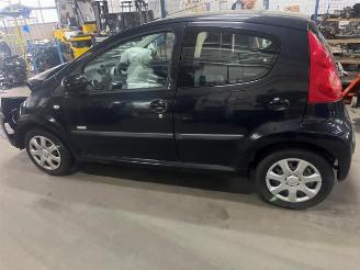 Peugeot 107 107, Hatchback, 2005 / 2014 1.0 12V picture 3