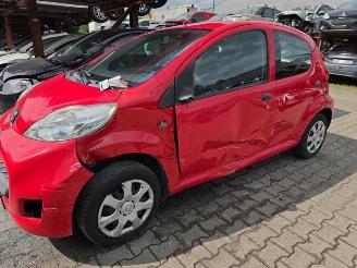 Vrakbiler auto Peugeot 107 107, Hatchback, 2005 / 2014 1.0 12V 2011/1