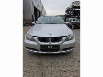 uszkodzony samochody osobowe BMW 3-serie 3 serie Touring (E91), Combi, 2004 / 2012 325i 24V 2006/12
