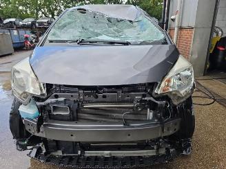 Vrakbiler auto Toyota Verso S Verso S, MPV, 2010 / 2016 1.33 16V Dual VVT-I 2011/11