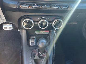 Salvage car Alfa Romeo Giulietta Giulietta (940), Hatchback, 2010 / 2020 1.4 TB 16V MultiAir 2011/11