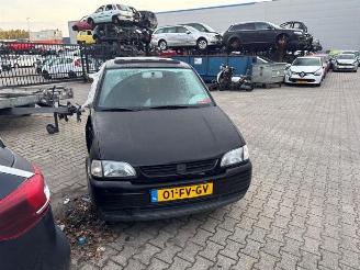 Vaurioauto  passenger cars Seat Arosa Arosa (6H1), Hatchback 3-drs, 1997 / 2004 1.0 Mpi 2000/7