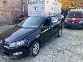 damaged passenger cars Volkswagen Polo 1.2 Tdi blue motion airco 2011/1