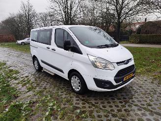 Vaurioauto  passenger cars Ford Transit 9 PERSOONS FORD TRANSIT CUSTOM 2017/7