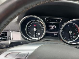 Mercedes ML Ml 350 benzine motor defect picture 4