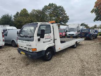 Vaurioauto  commercial vehicles Nissan Cabstar CABSTAR OPRIJWAGEN MTM 3500 KG !!! 1999/10