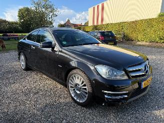 Damaged car Mercedes C-klasse C180 DEFECTE MOTOR 2011/8