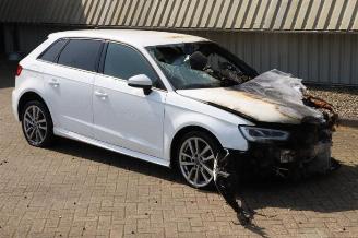 Coche siniestrado Audi A3 A3 Sportback (8VA/8VF), Hatchback 5-drs, 2012 / 2020 1.4 TFSI 16V 40 e-tron 2020/4