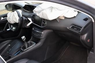 Peugeot 308 308 (L3/L8/LB/LH/LP), Hatchback 5-drs, 2013 / 2021 1.6 BlueHDi 120 picture 34