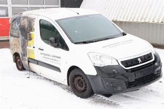 uszkodzony samochody osobowe Peugeot Partner Partner (GC/GF/GG/GJ/GK), Van, 2008 / 2018 1.6 HDI 75 Phase 2 2015/10