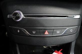 Peugeot 308 308 SW (L4/L9/LC/LJ/LR), Combi 5-drs, 2014 / 2021 1.2 12V e-THP PureTech 130 picture 13