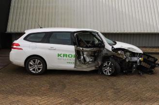 demontáž osobní automobily Peugeot 308 308 SW (L4/L9/LC/LJ/LR), Combi 5-drs, 2014 / 2021 1.5 BlueHDi 130 2021/9