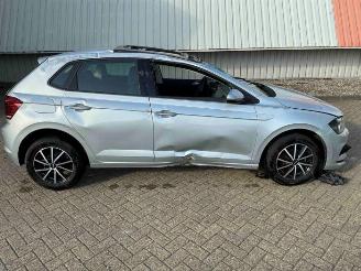 Salvage car Volkswagen Polo Polo VI (AW1), Hatchback 5-drs, 2017 1.0 MPI 12V 2021/7
