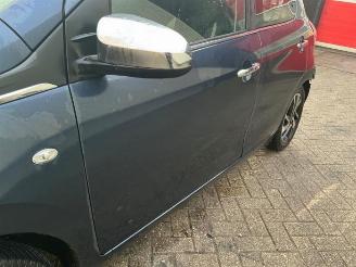Peugeot 108 108, Hatchback, 2014 1.0 12V picture 32