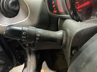 Peugeot 108 108, Hatchback, 2014 1.0 12V picture 19