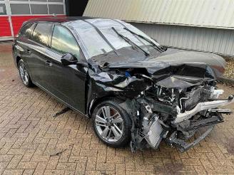 Salvage car Peugeot 308 308 SW (F4/FC/FN/FR), Combi 5-drs, 2021 1.2 12V PureTech 130 2023/12