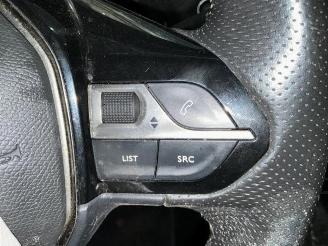 Peugeot 208 208 II (UB/UH/UP), Hatchback 5-drs, 2019 1.2 Vti 12V PureTech 100 picture 17