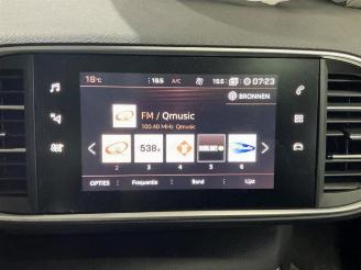 Peugeot 308 308 (L3/L8/LB/LH/LP), Hatchback 5-drs, 2013 / 2021 1.2 12V e-THP PureTech 110 picture 27