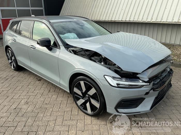 Volvo V-60 V60 II (ZW), Combi, 2018 2.0 B3 16V Mild Hybrid