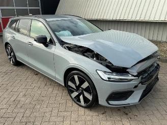 rozbiórka samochody osobowe Volvo V-60 V60 II (ZW), Combi, 2018 2.0 B3 16V Mild Hybrid 2023/10