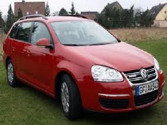 uszkodzony samochody osobowe Volkswagen Golf 5 variant 2010