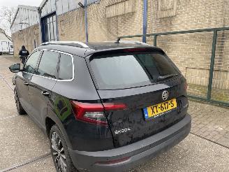 damaged passenger cars Skoda Karoq 1.0 TSI AMBITION BUSINESS 2019/4