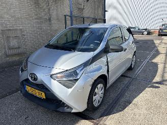 Unfallwagen Toyota Aygo 1.0 VVT-I X-FUN 2021/8