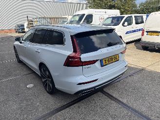 Vaurioauto  passenger cars Volvo V-60 2.0 T6  Recharge AWD Inscription Expression 2021/6