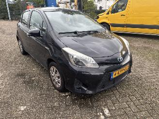Vaurioauto  passenger cars Toyota Yaris 1.5 Full Hybrid Aspiration 2013/6