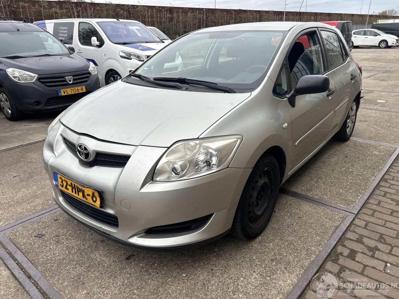 Toyota Auris 1.6 16V TERRA