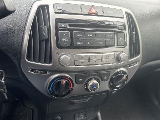 Hyundai I-20 1.2 I -MOTION picture 8