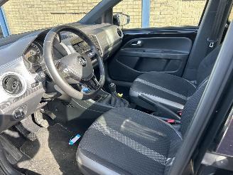 Volkswagen Up! 1.0 TSI BMT HIGH UP picture 11