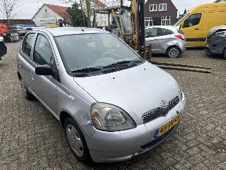 Toyota Yaris 1.00 16V VVT-i   Sol picture 4