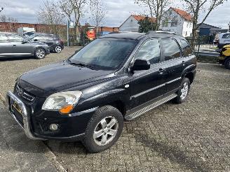 Damaged car Kia Sportage 2.0  CVVT  X-Ecutive 2009/1
