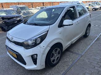 Vaurioauto  passenger cars Kia Picanto 1.0 CVVT ECONOMY PLUSLINE 2018/5