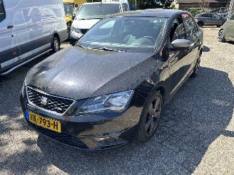 uszkodzony samochody osobowe Seat Toledo 1.2 TSI FR CONNECT 2015/11