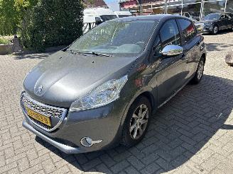 Peugeot 208 1.2 PURETECH STYLE picture 1
