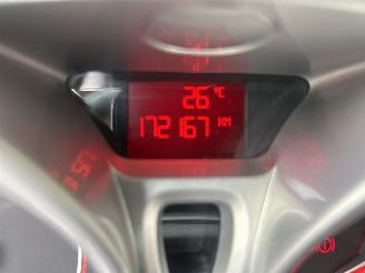 Ford Fiesta 1.6 GHIA picture 10