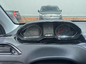 Peugeot 208 1.0 VTI picture 7