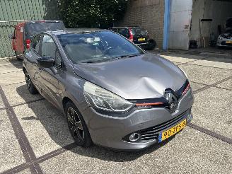 Unfallwagen Renault Clio 0.9 TCE EXPRESSION 2013/2