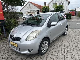 uszkodzony samochody osobowe Toyota Yaris 1.3 VVTI SOL 2007/7