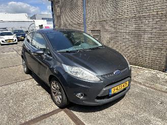 Damaged car Ford Fiesta 1.25 TREND 2009/12