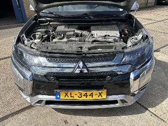 Mitsubishi Outlander 2.4 PHEV INTENSE + picture 7