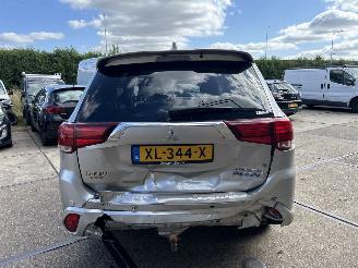 Mitsubishi Outlander 2.4 PHEV INTENSE + picture 5
