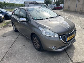 Avarii autoturisme Peugeot 208 1.2  VTI ACTIVE 2013/5