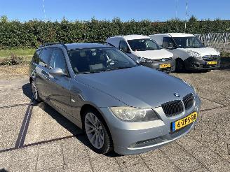 uszkodzony samochody osobowe BMW 3-serie 318 I 2006/9
