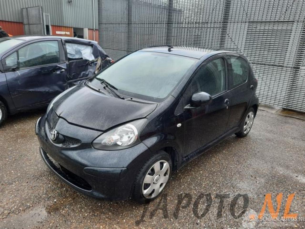 Toyota Aygo Aygo (B10), Hatchback, 2005 / 2014 1.0 12V VVT-i