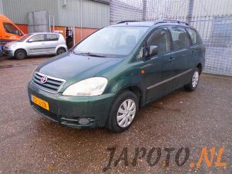 Uttjänta bilar auto Toyota Avensis-verso Avensis Verso (M20), MPV, 2001 / 2005 2.0 D-4D 16V 2002/6
