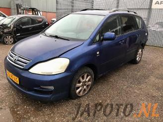 Uttjänta bilar auto Toyota Avensis-verso Avensis Verso (M20), MPV, 2001 / 2005 2.0 16V VVT-i D-4 2004/6