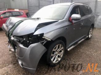 Uttjänta bilar auto Mitsubishi Outlander Outlander (GF/GG), SUV, 2012 2.0 16V PHEV 4x4 2013/11